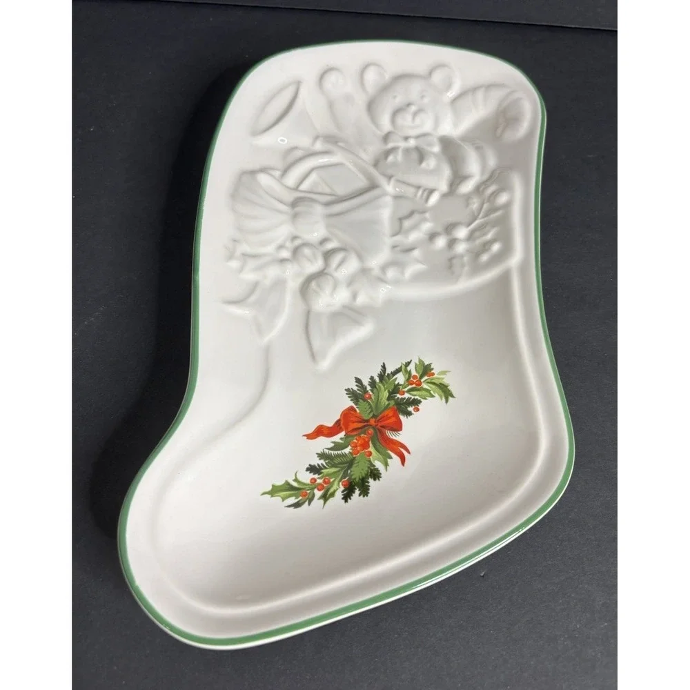 Pfaltzgraff Christmas Heritage Embossed Stocking Shape Plate 10